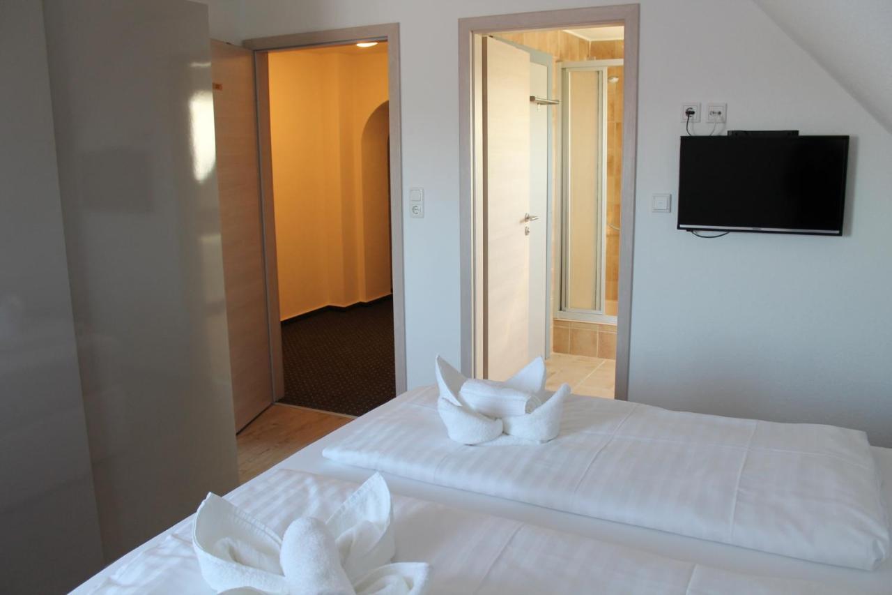 Gastehaus Hubertushof - 24H Check-In Hotel Hausen  Eksteriør billede