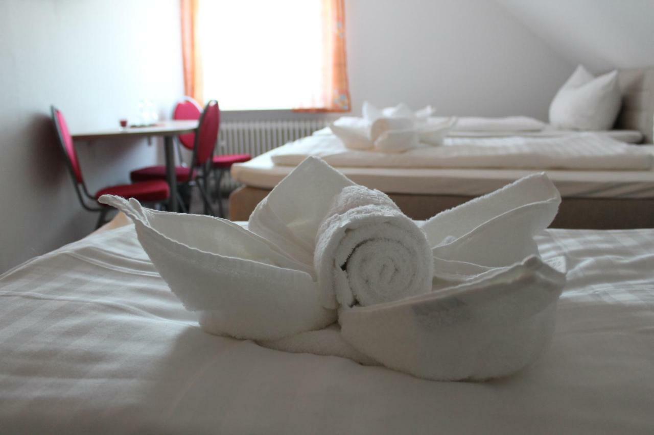 Gastehaus Hubertushof - 24H Check-In Hotel Hausen  Eksteriør billede